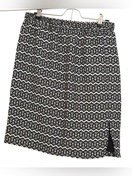 LOFT Dresses & Skirts - LOFT Black & White Geometric Print Skirt Size Medium